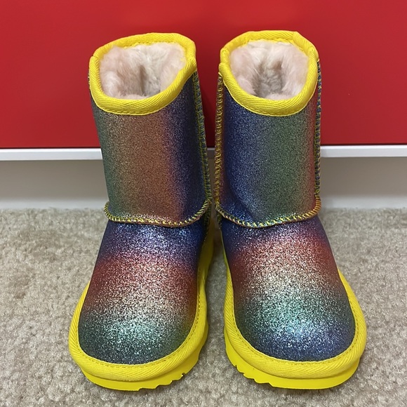 UGG NWT baby girl size 7 classic rainbow sparkle glitter boots with yellow trim. - Picture 5 of 13